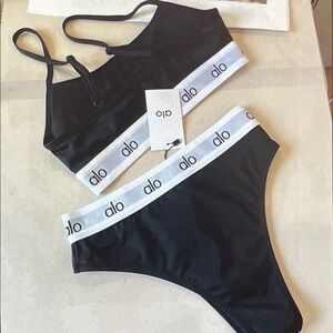 ALO Yoga Black Sports Bra